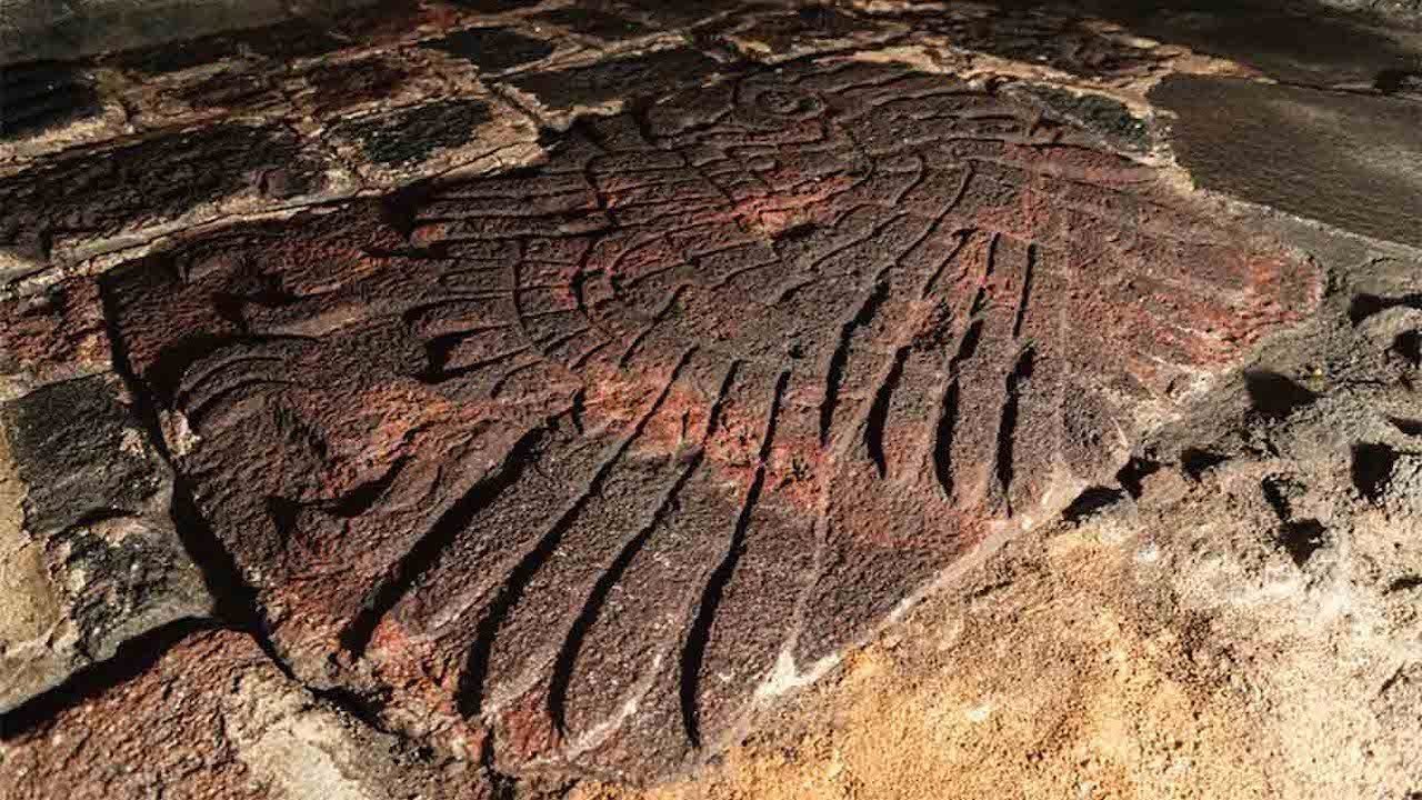 Esta águia de ouro foi descoberta em um templo perdido!