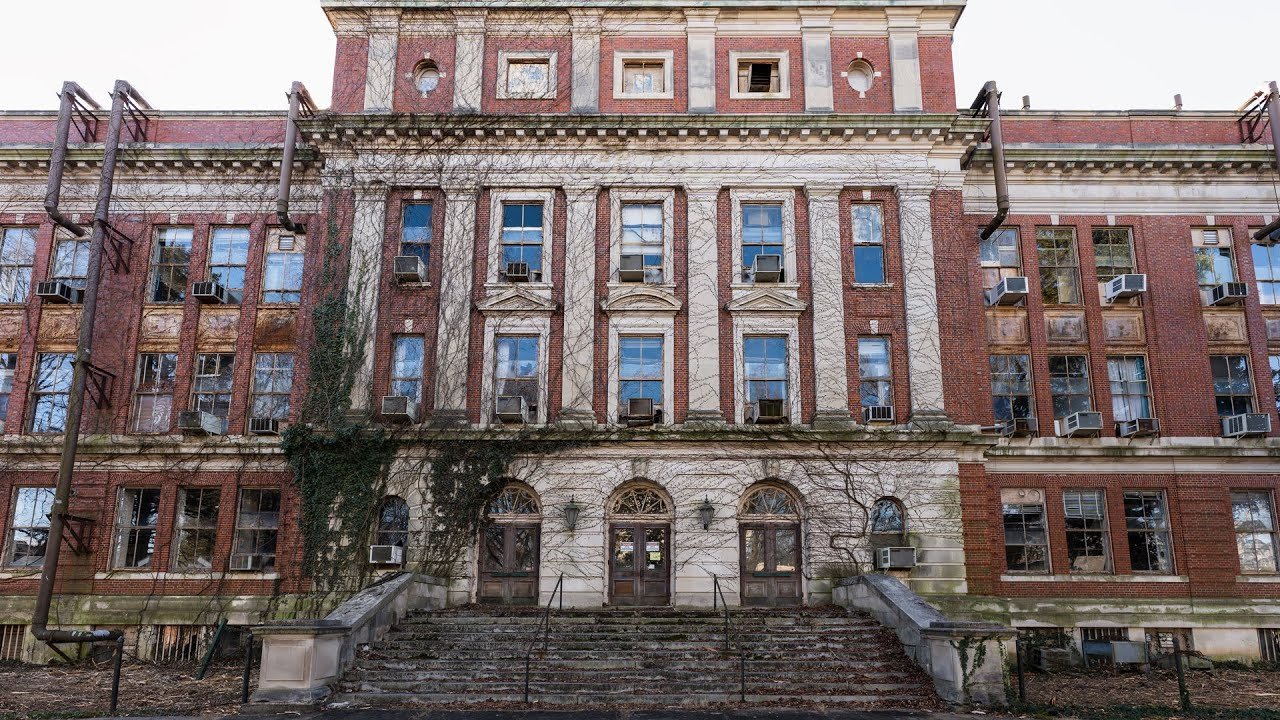 Hospital Militar Abandonado Maciço