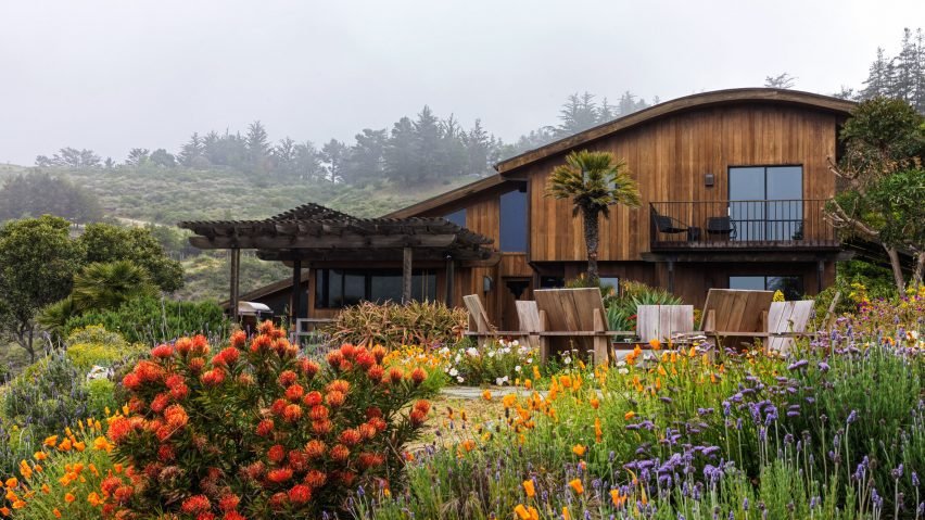 Electric Bowery renovates a coastal redwood house in Big Sur, enhancing its design while maintaining its original charm.