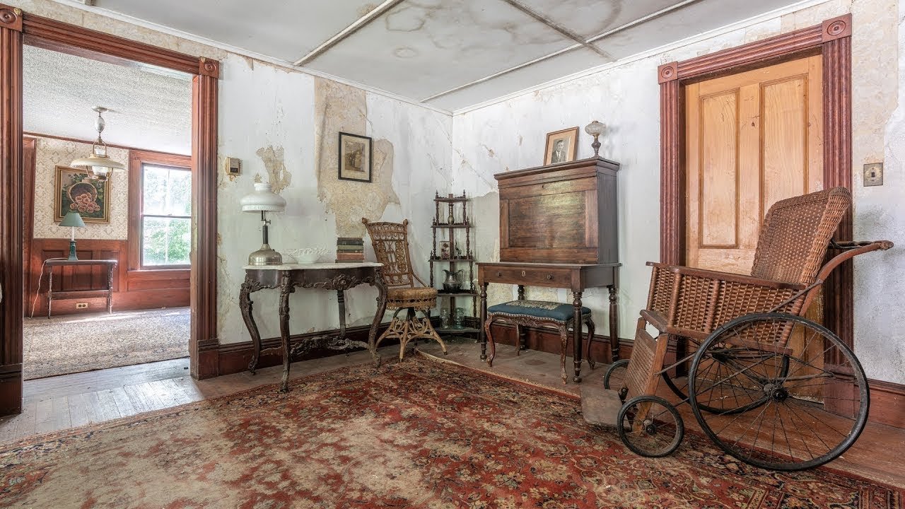 Esta Casa dos Anos 1800 Está Cheia de Tesouros! Abandonada e Esquecida