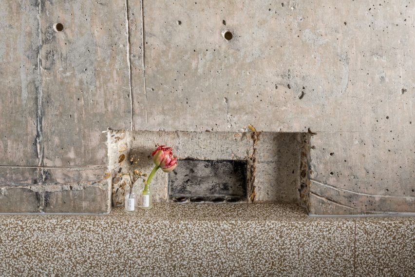 Concrete and terrazzo decorative elements were chosen to complement exposed concrete.