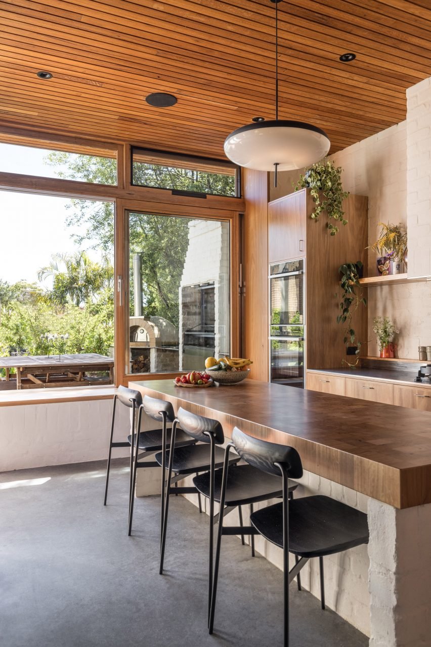 An extension of a 1930s bungalow by Emily Sandstrom in Sydney, highlighting sustainable materials and views.