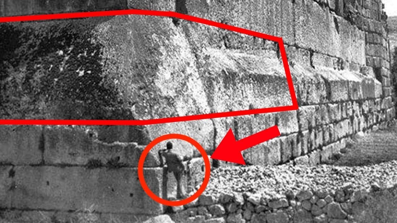 História secreta revelada! - Quem realmente construiu os enormes blocos de pedra em Baalbek?